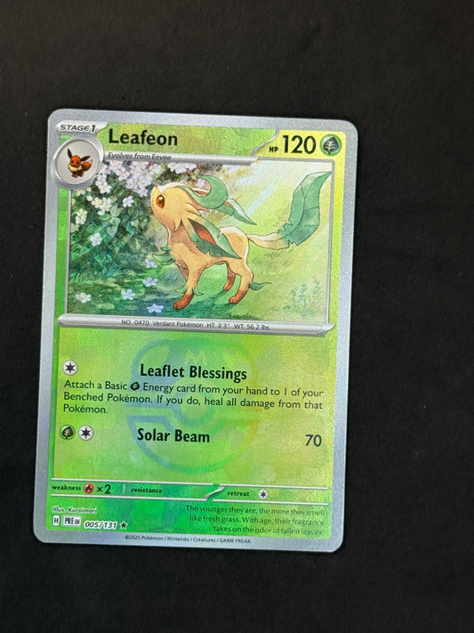 Pokémon S&V Prismatic Evolutions: Leafeon 005/131 (Master Ball Pattern)